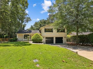 190 Thompson Pl, Roswell, GA 30075