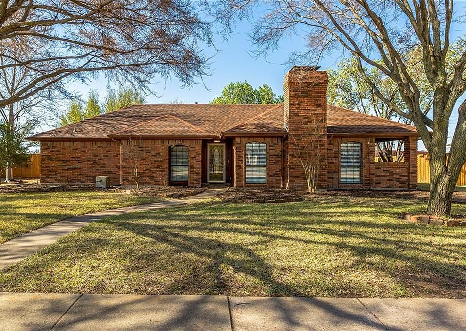 1st image of 2418 Highridge Dr