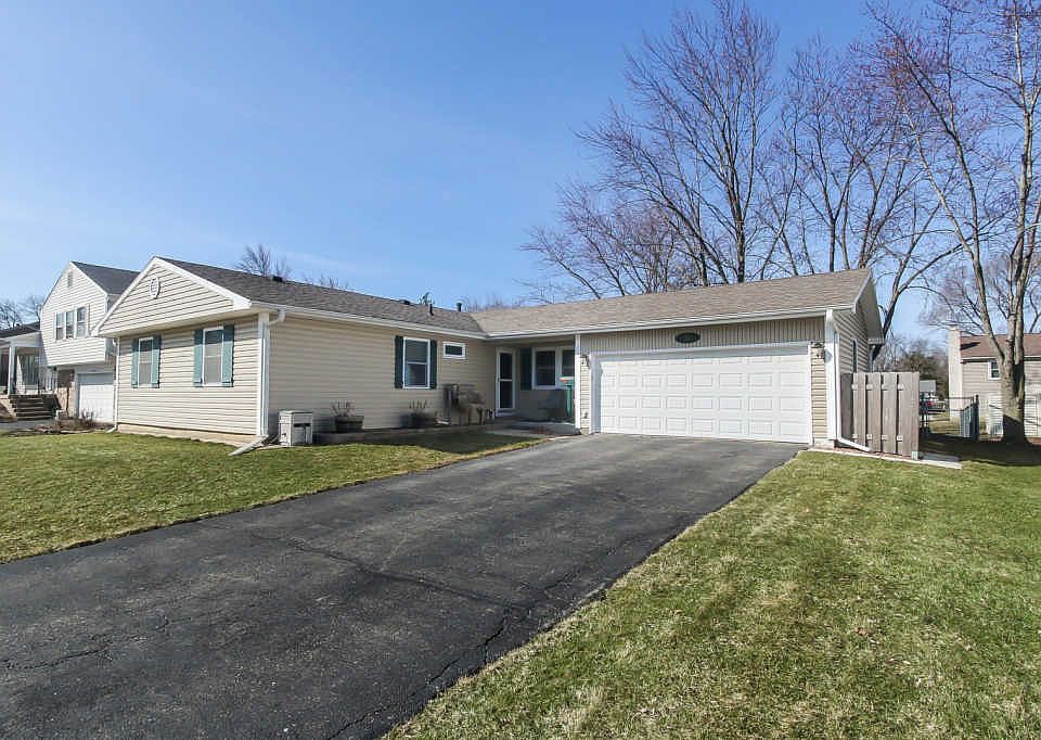 1st image of 26 Amboy Ln