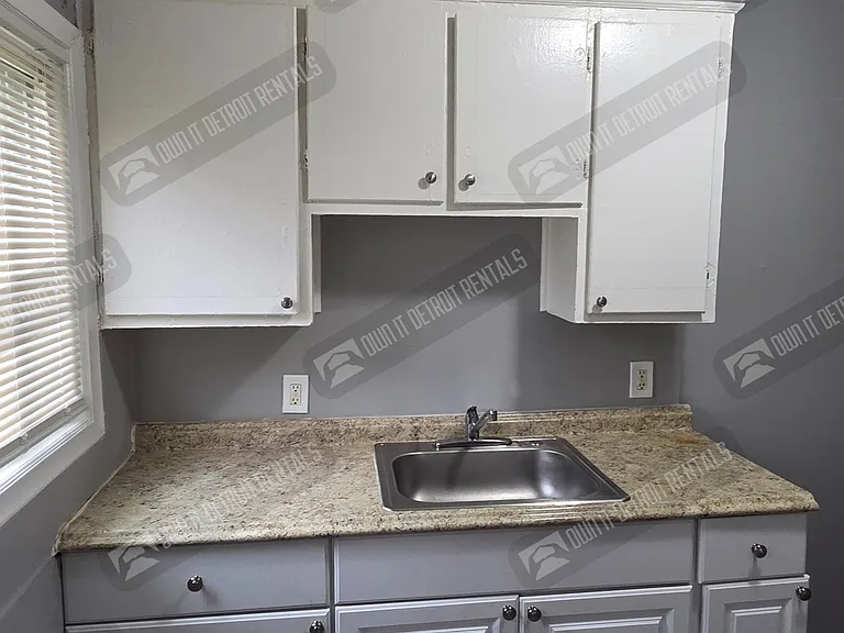 2746 Ewald Cir — Photo 14