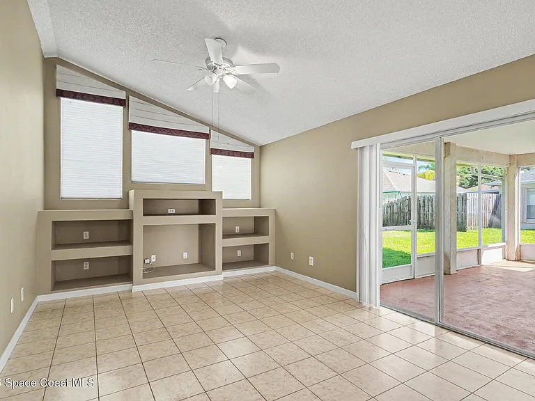 1154 Ida Way — Photo 6