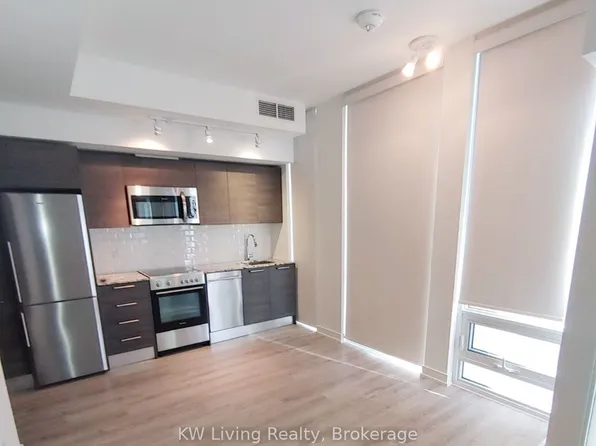 28 Wellesley St E, Toronto, ON