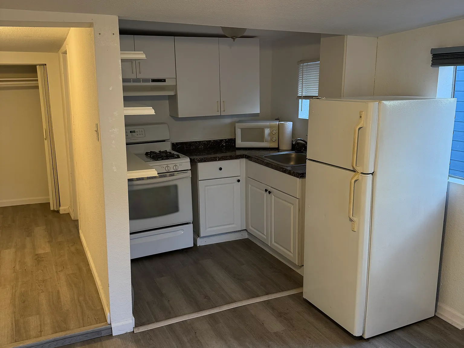 Studio, $1,800 — Photo 3