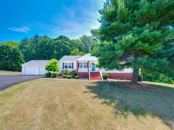 124 Carters Crossing Ln, Forest, VA 24551