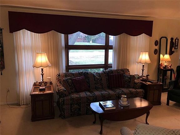 3rd image of 316 Comanche Dr