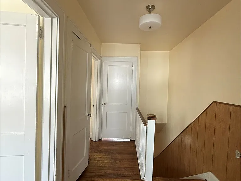 2332 Sherbrook St — Photo 15