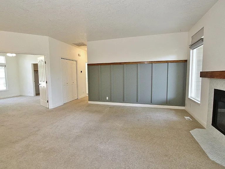 1334 N Gawaine Pl — Photo 5