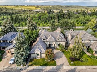 42 Woodhaven Cres SW, Calgary, AB T2W5S3