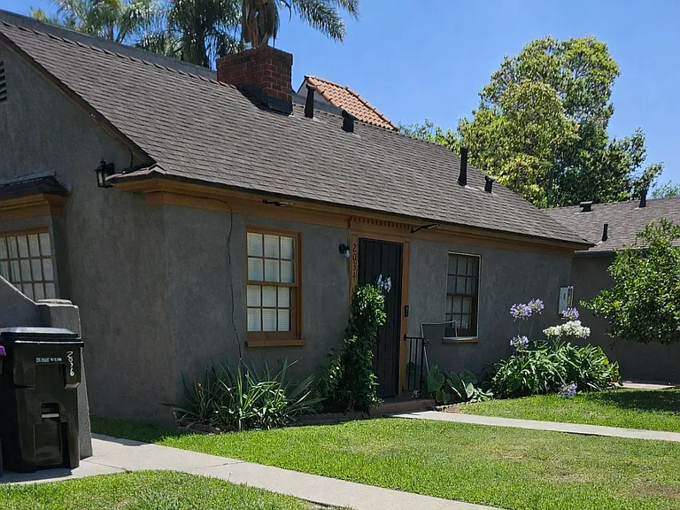 2034 Chestnut Ave — Photo 1