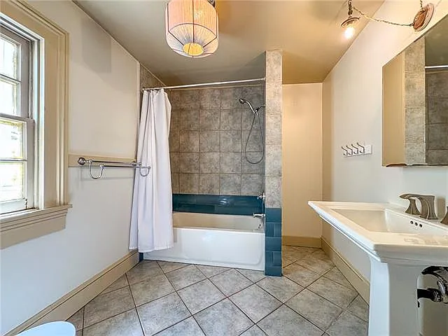 4904 Perrier St — Photo 21