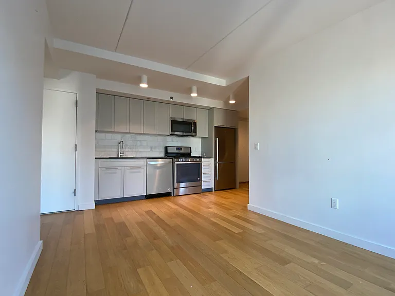 150 Union Ave #7K — Photo 8