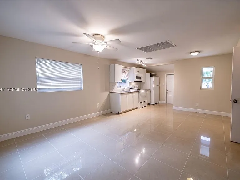 2241 Madison St — Photo 2