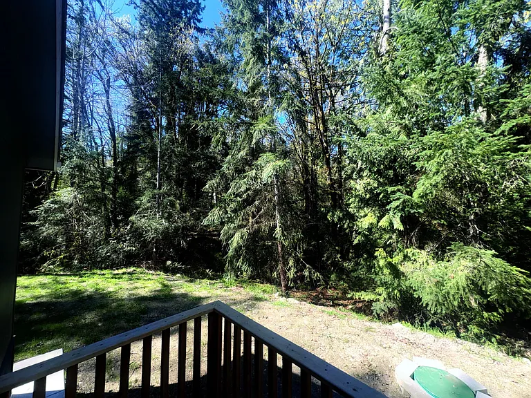 2995 Woods Rd E — Photo 3