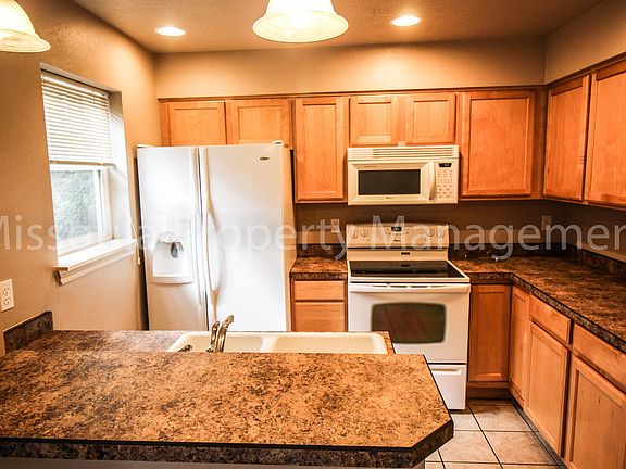 3rd image of 2915 Oshaughnesy St APT 203