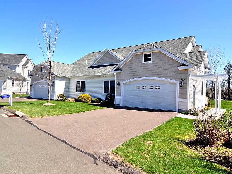 1st image of 69 Hunt Glen Dr