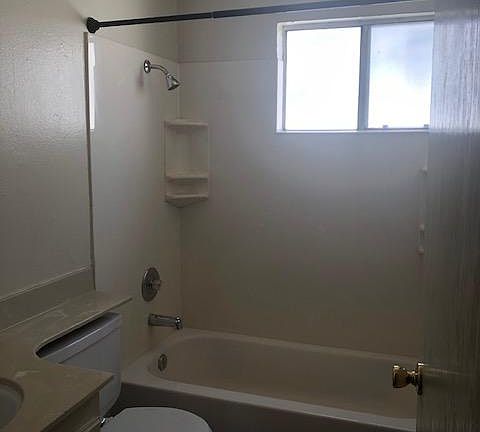 5th image of 2324 V St APT 3