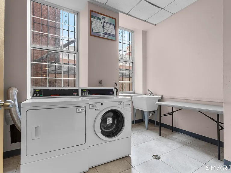 196 Crown St #209 — Photo 25