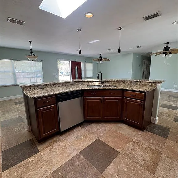 218 Lewis Blvd SE — Photo 8