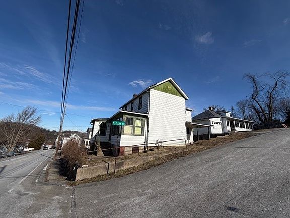 3rd image of 3385 Pike St