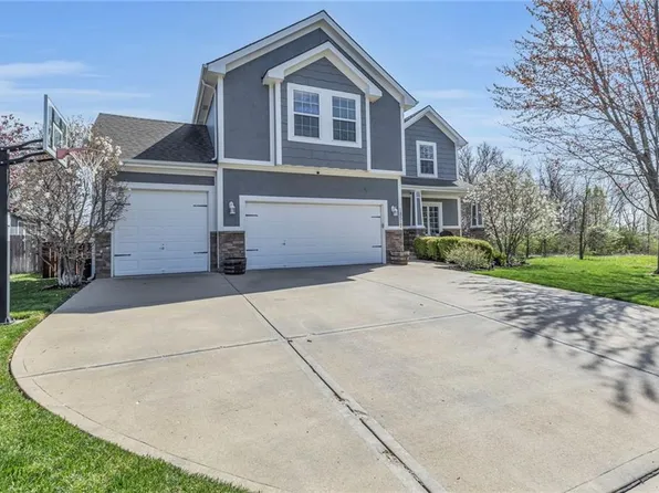 18517 Butternut St, Gardner, KS 66030