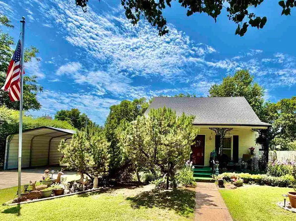 207 N 3rd St, Tonkawa, OK 74653