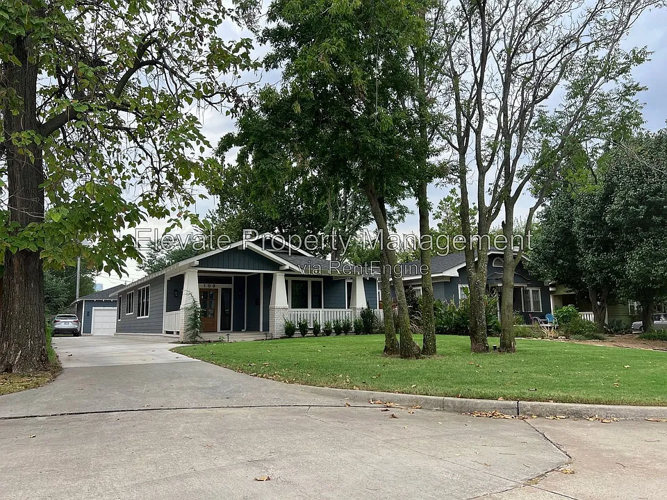 108 NW 25th St