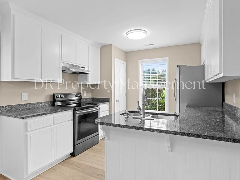 4708 Periwinkle Pl — Photo 9