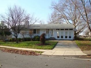 1200 Meadow Rd, Woodlyn, PA 19094