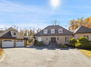 10 Di Pietro Ln, Pawling, NY 12564