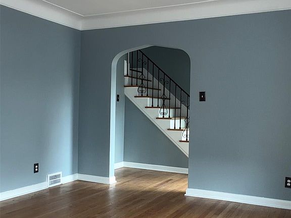 4th image of 15868 Whitcomb St