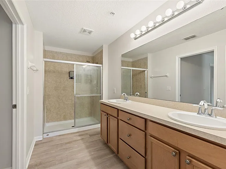 1220 Priory Cir — Photo 37