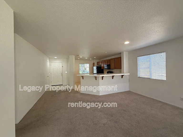 4329 Middlebury Way — Photo 4