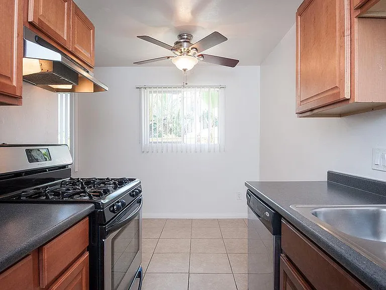 935 Agate St #4 — Photo 4