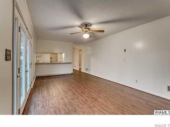 3rd image of 4215 Hillsboro Dr