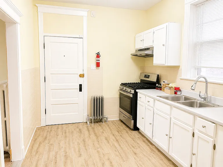 1320 W 64th St #1 — Photo 8
