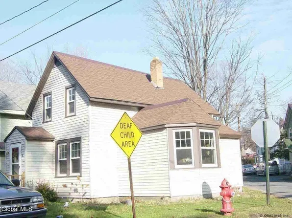 11 Lake Avenue, Round Lake, NY 12151