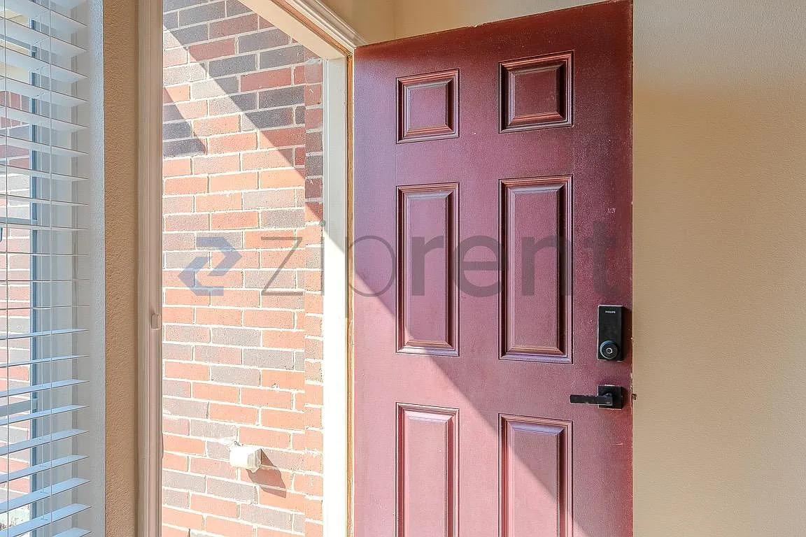 3 bed, 2.5 bath, 3117 sqft, $2,550 — Photo 4