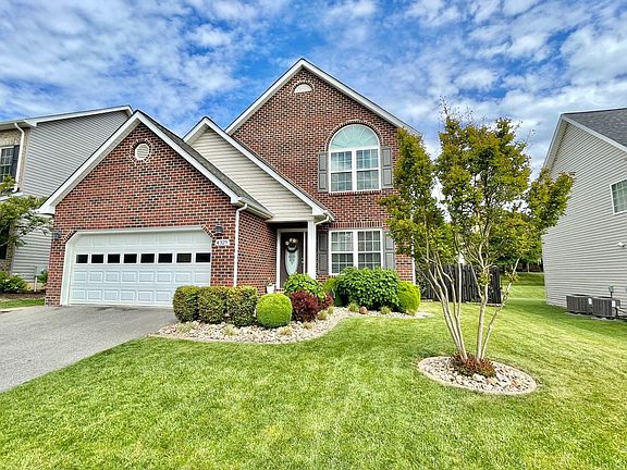 2nd image of 4329 Faircrest Ln