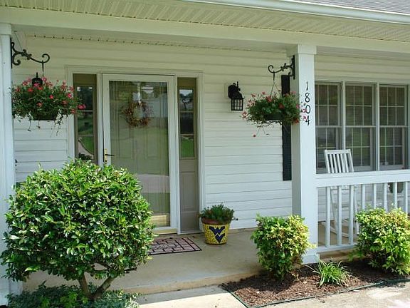 2nd image of 1804 Summerfield Dr