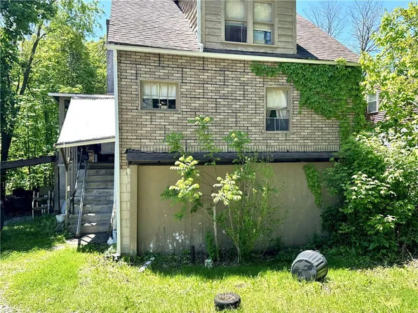 331 E Cherry Way, Ligonier, PA 15658