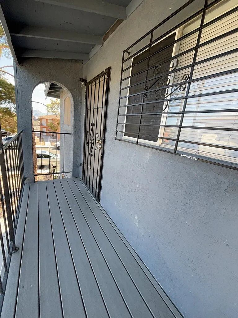2 bed, 1.0 bath, 765 sqft, $950 — Photo 1