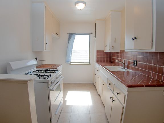 4th image of 3405 Keystone Ave APT 12