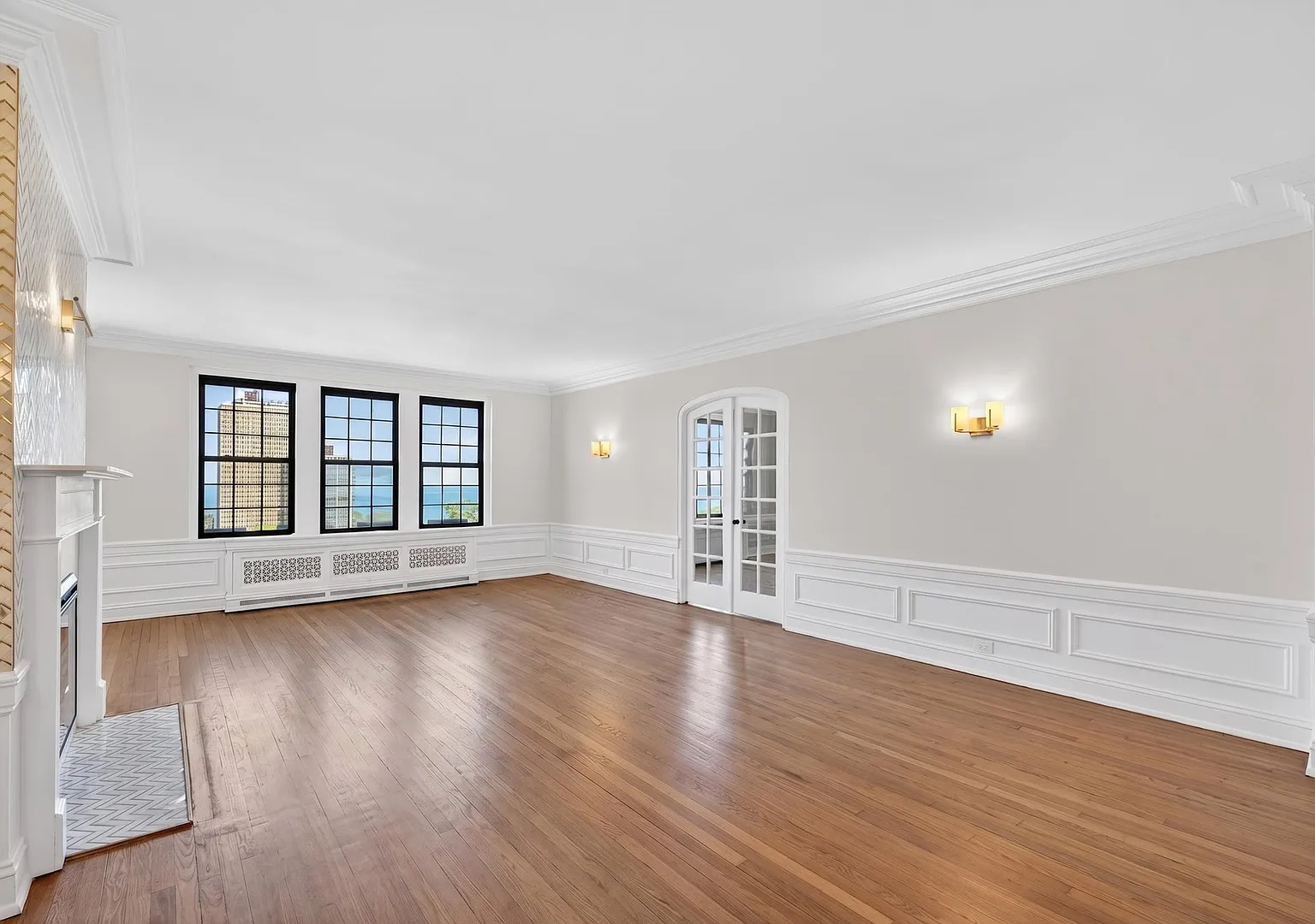 3 bed, 2600 sqft, $3,450 — Photo 2
