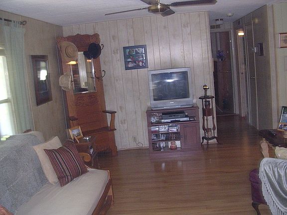 2nd image of 218 Cayuta Ave