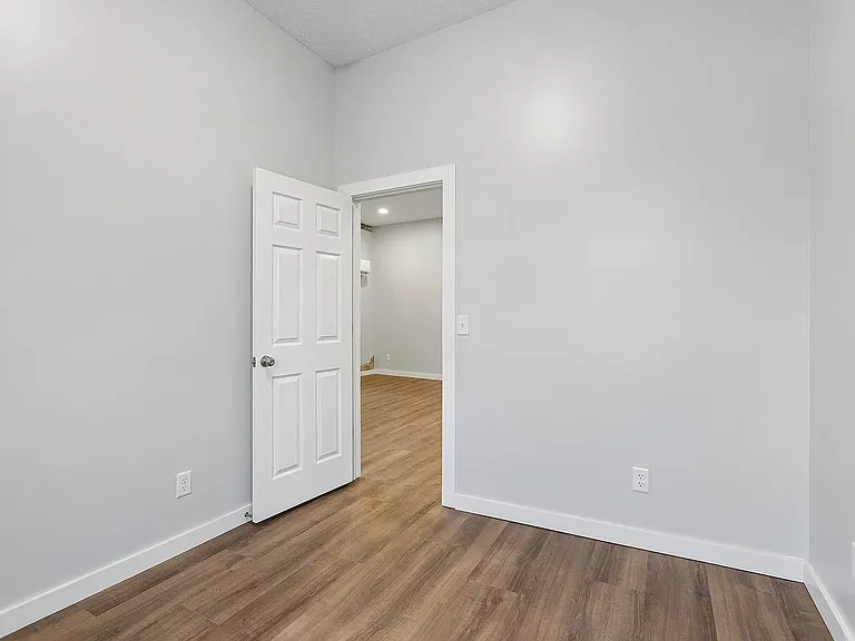 226 Main St — Photo 4