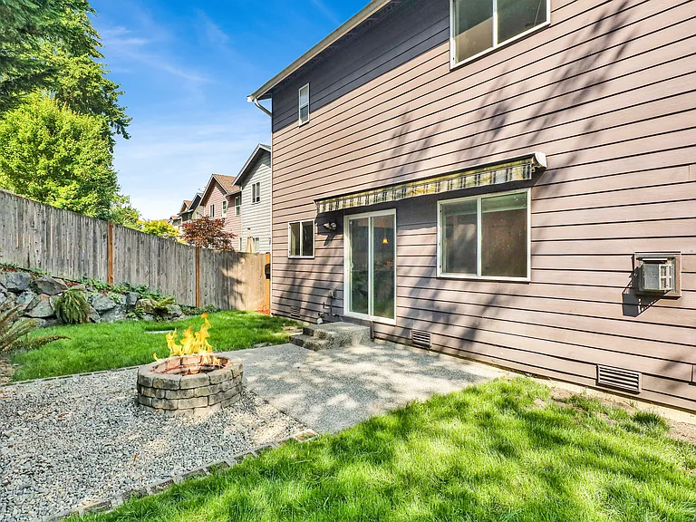 118 202nd Pl SW — Photo 36