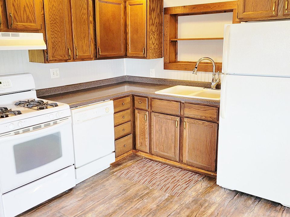 213 S Main St, Etna Green, IN 46524 Zillow