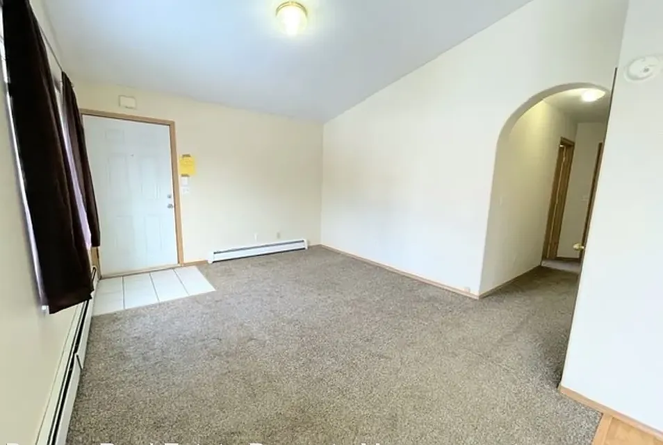 2731 Lee St — Photo 4