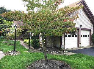10 Ashbourne Dr #10, Monroe, NJ 08831