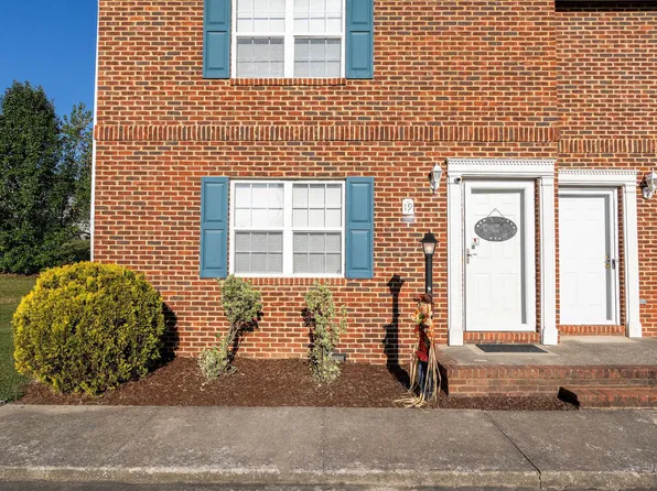 19 Lexington Ct Unit 19, Johnson City, TN 37615